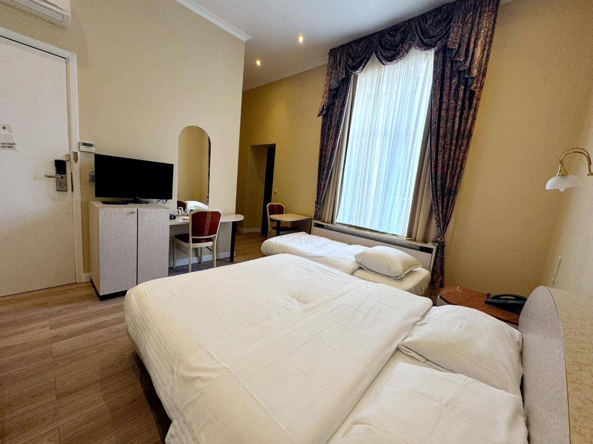 Hotel L'Auberge Du Souverain Auderghem Zewnętrze zdjęcie
