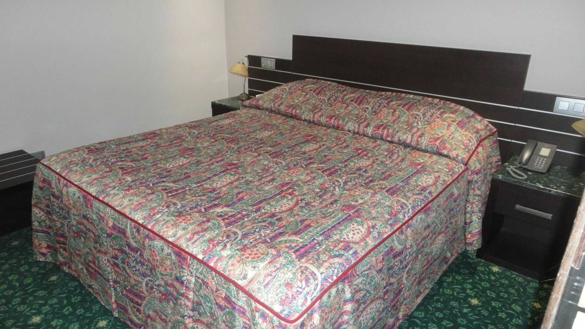 Hotel L'Auberge Du Souverain Auderghem Zewnętrze zdjęcie